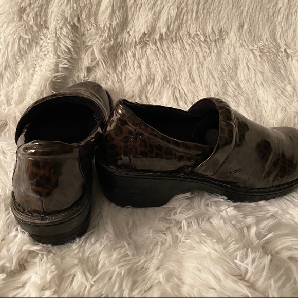 Born BOC leopard print clogs, size 9, EUC - Picture 5 of 8